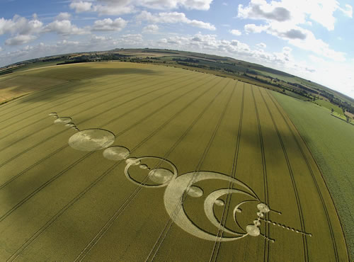 Agroglifos en los campos de cereal, También se les conoce como Crops Circles y hacen furor en la Red. 