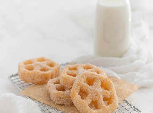 Llenas de tradición., Llenas de tradición.