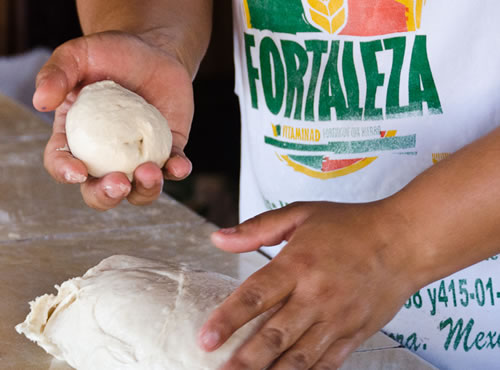 Harina de fuerza,A muchos nos ha pasado que vemos en una receta que se ha de utilizar harina de fuerza y nos preguntamos..