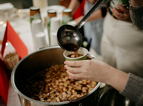 ¿Cómo preparar ponche navideño?, Una mezcla cálida de frutas.